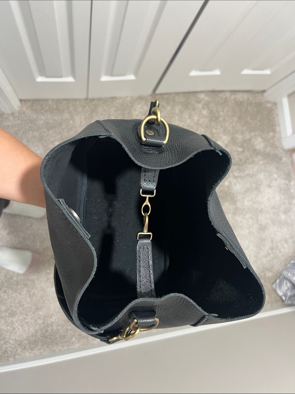 Butterfly Bucket bag by Portland Leather Goods Crossbody with Adjustable Strap - Picture 5 of 6